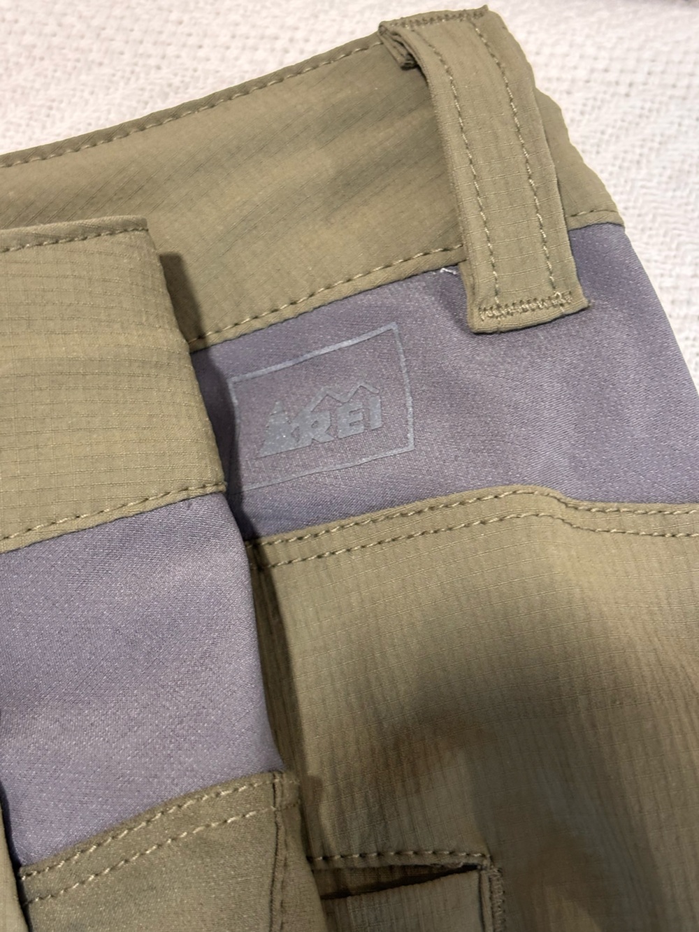 🔴REI Olive Green Zip-Pocket Bermuda Shorts - Picture 5 of 11